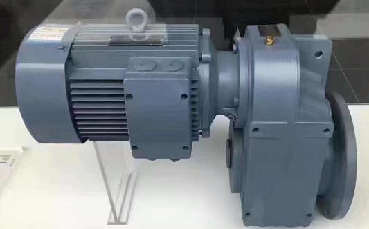 關(guān)于減速機(jī)的幾種不同散熱方式的優(yōu)缺點(diǎn)介紹