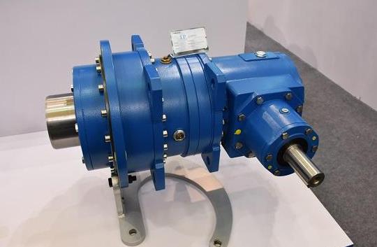 行星減速機(jī)的優(yōu)勢(shì)特點(diǎn)以及安裝注意事項(xiàng)